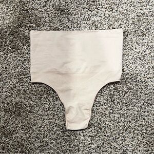 SKIMS Core Control Thong - Clay
